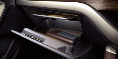 Glove_box_with_laptop_tray-feature