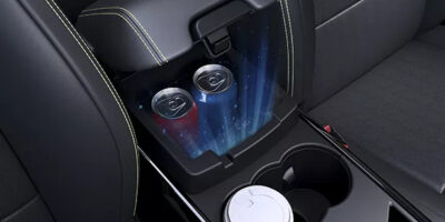 front-arm-rest-with-cooled-storage